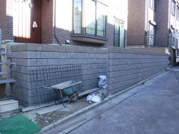 横浜市港北区L様K様　化粧塀･階段造作